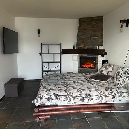 Studio Port Pin Vue Mer, Jacuzzi, Hammam, Parking Prives كاسيس المظهر الخارجي الصورة