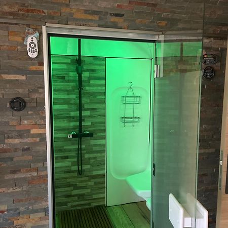 Studio Port Pin Vue Mer, Jacuzzi, Hammam, Parking Prives كاسيس المظهر الخارجي الصورة