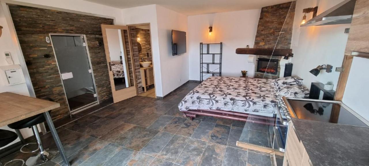 Studio Port Pin Vue Mer, Jacuzzi, Hammam, Parking Prives كاسيس المظهر الخارجي الصورة