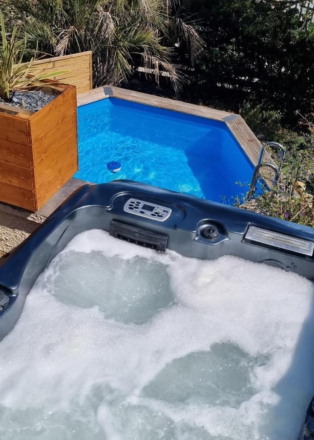 Studio Port Pin Vue Mer, Jacuzzi, Hammam, Parking Prives كاسيس المظهر الخارجي الصورة